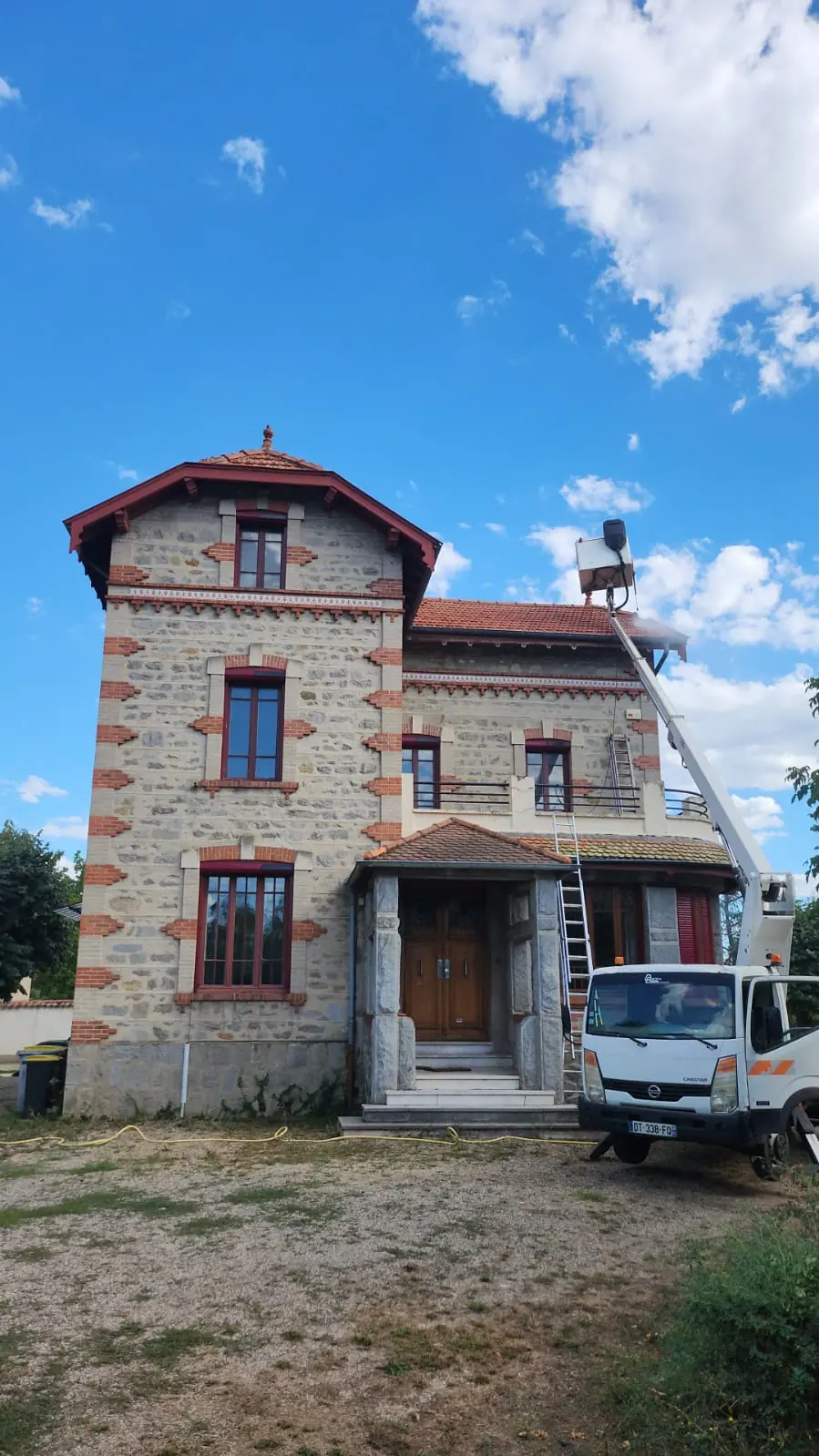 Notre camion nacelle sur un chantier